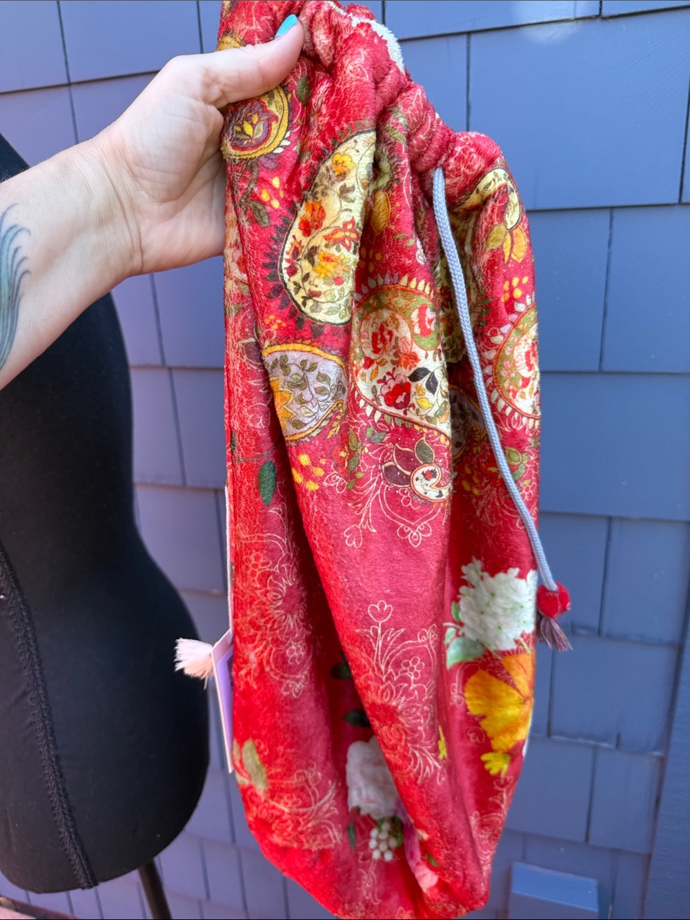 Johnny Was sling bag soft NWT red gold paisley - Picture 2 of 5